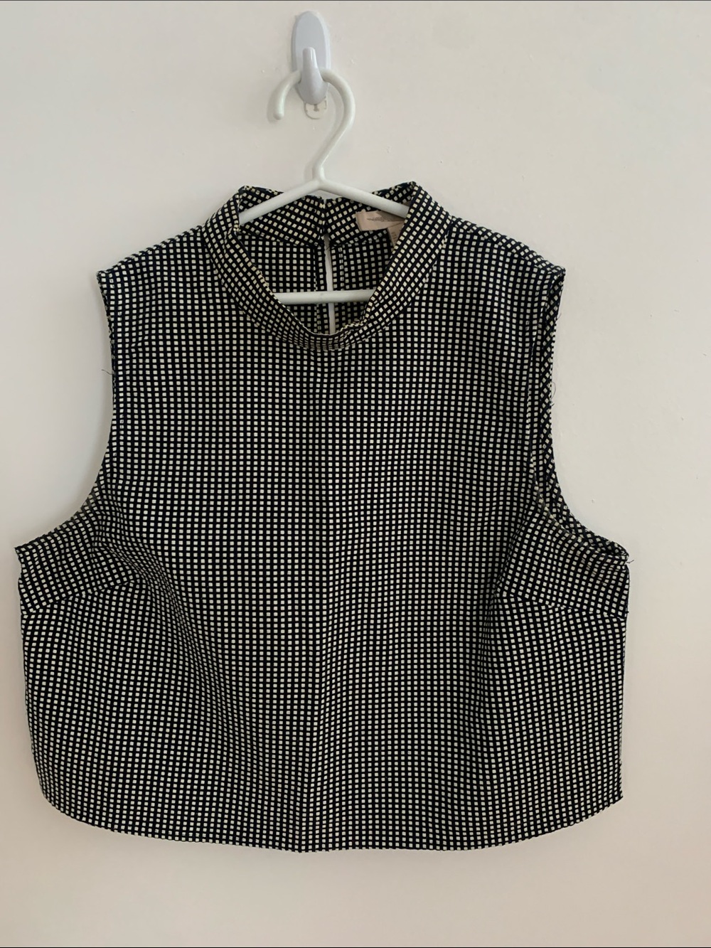 [M] F21 Sleeveless Mock Neck Crop Top
